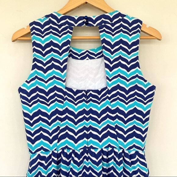 Vineyard Vines sleeveless mini dress with  crew neck, stretch cotton, lined - Picture 7 of 12